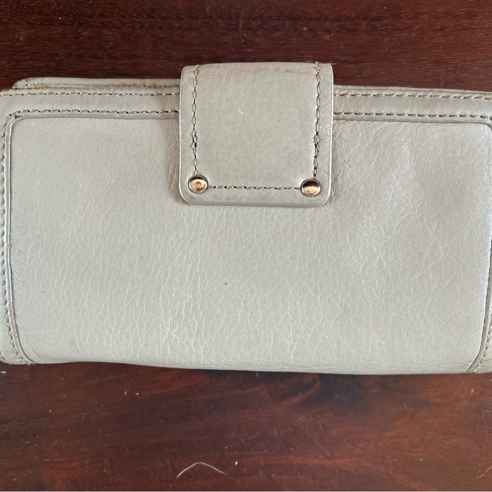 Marc Jacobs Off-White Leather Wallet - Picture 8 of 10